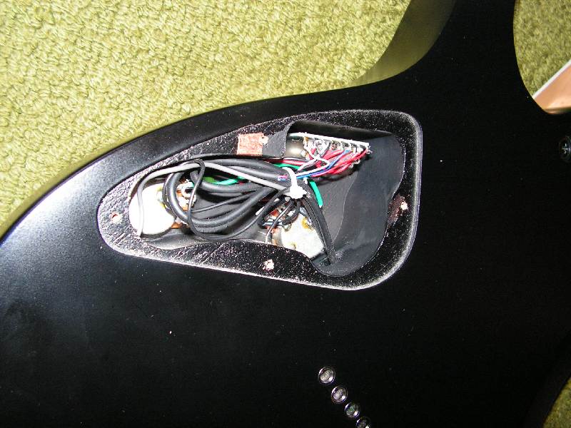 elektronika gitarowa, wnętrze gitary IBANEZ RG-1